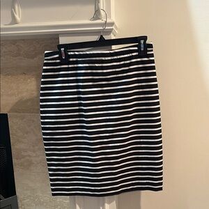 NWOT White House Black Market SZ 6 Knee-Length Pencil B21